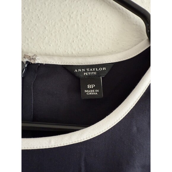 Ann Taylor Sheath Dress Size 8 Petite Navy Blue With White Trim Sleeveless - Picture 5 of 7